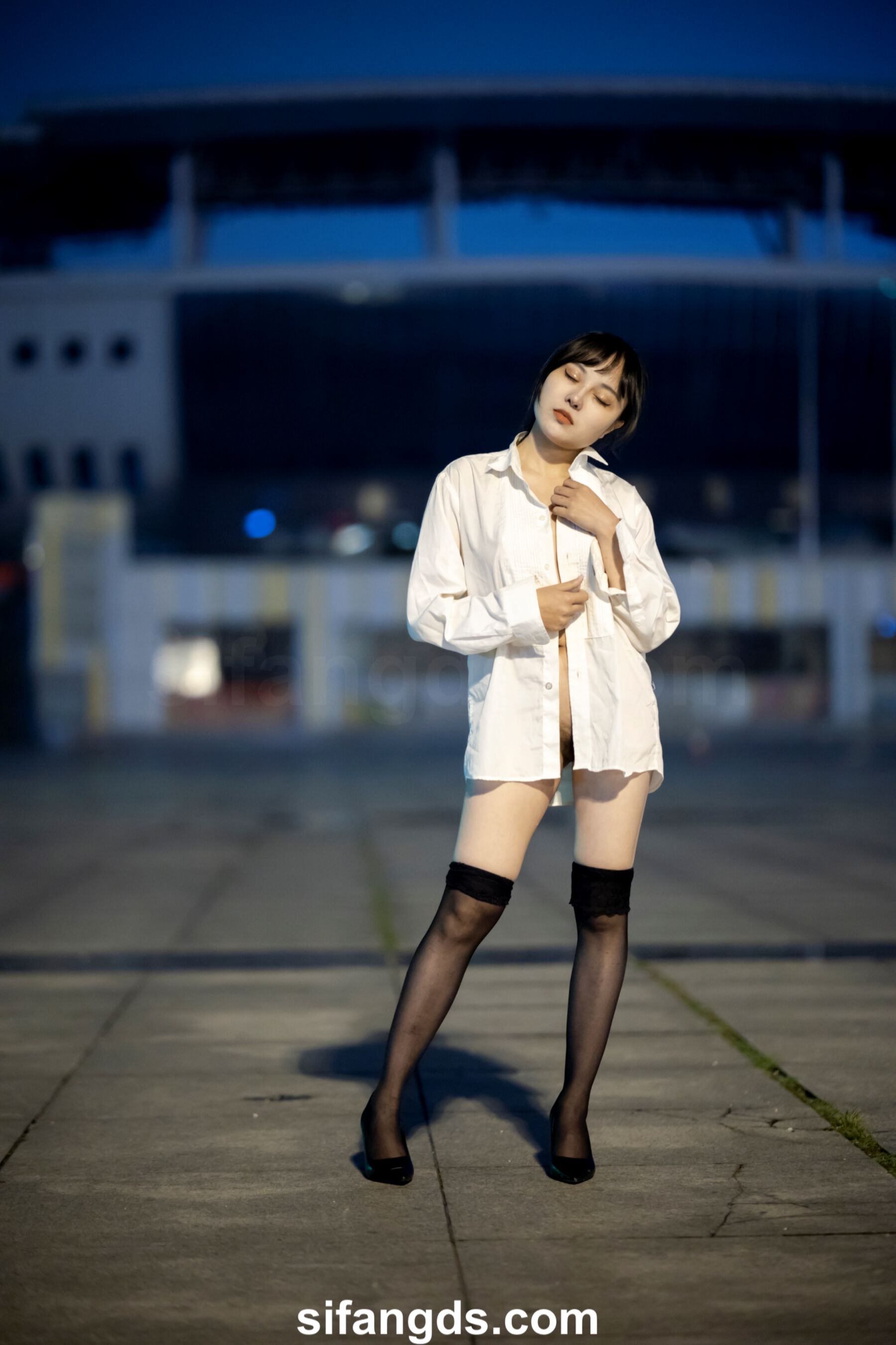 国模静茹大尺度人体私拍套图