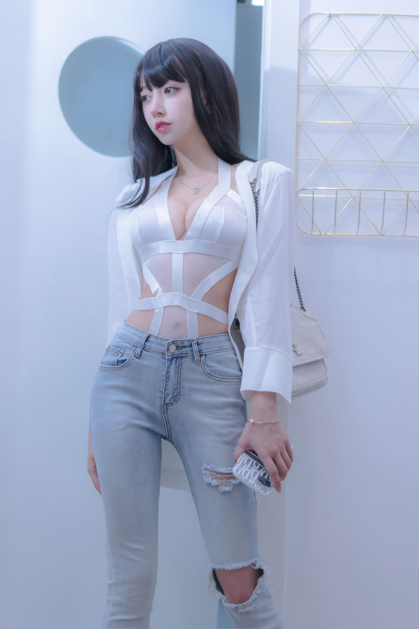 美女主播过期米线线SAMA