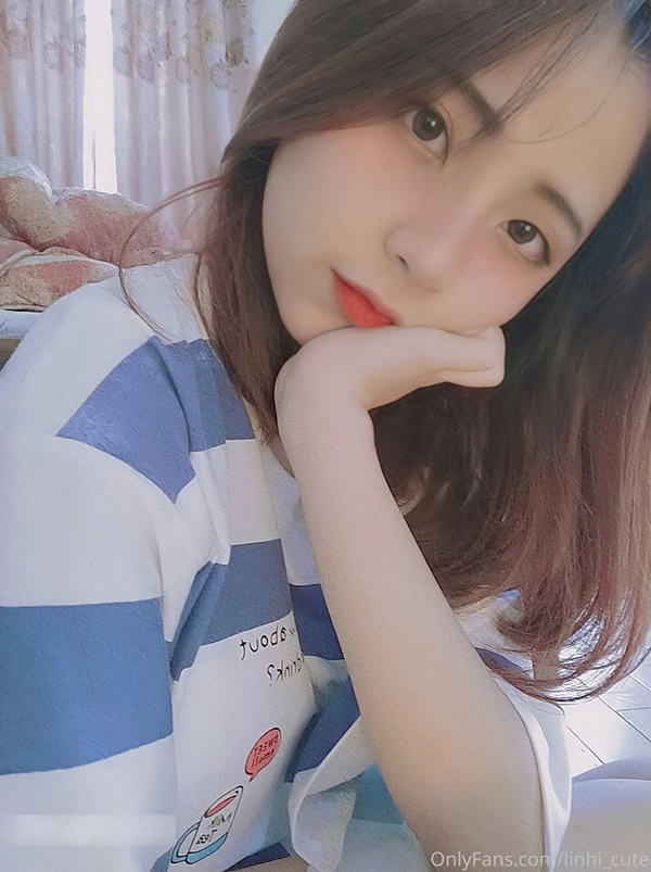 高颜值网红@Linhicute 尺度私拍合集2