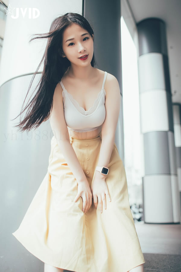 漂泊在网咖渡日的少女婕咪激情自嗨