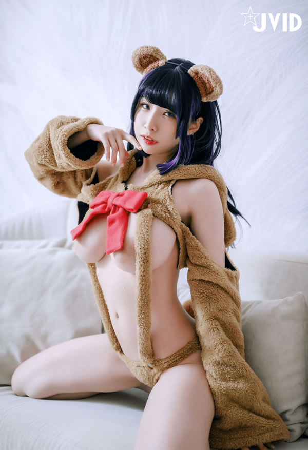 粉粉的爆乳熊女郎黎菲儿之大红蝴蝶结