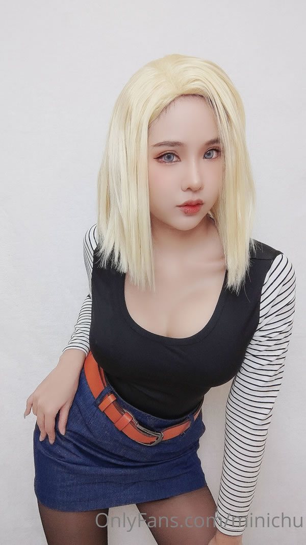 丰满美女Minichu胸夹水晶球无圣光图集