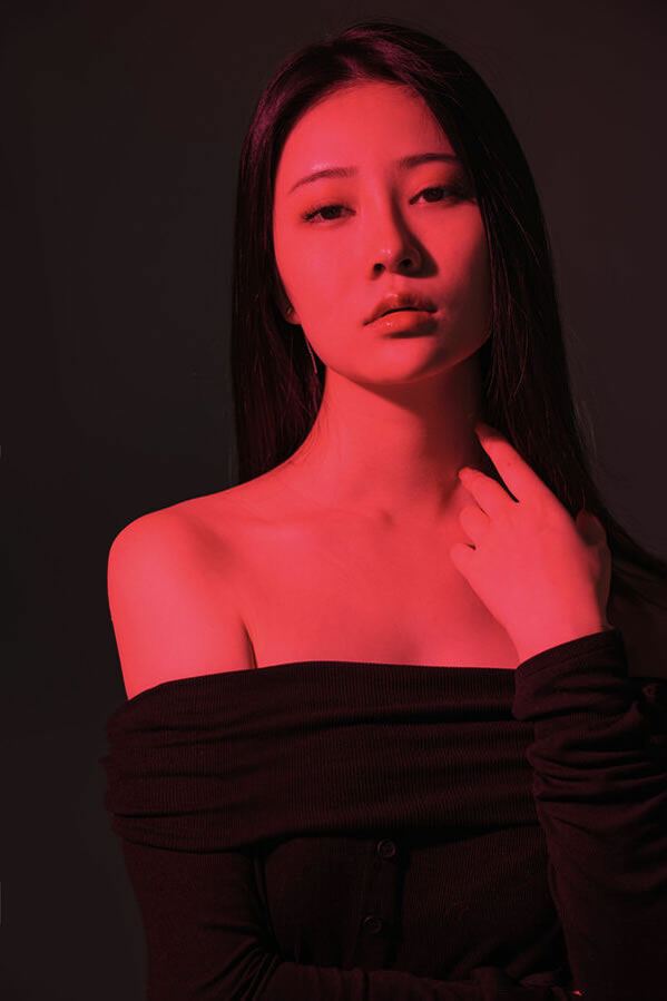 极品女神年年炽天使展现完美丰乳