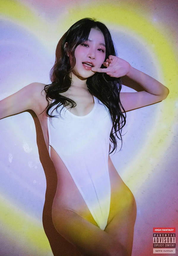 妩媚美女Lee Seol居家休闲私拍美丽迷人