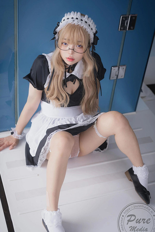 黑白眼镜女仆Jelly听从主人的安排居家福利