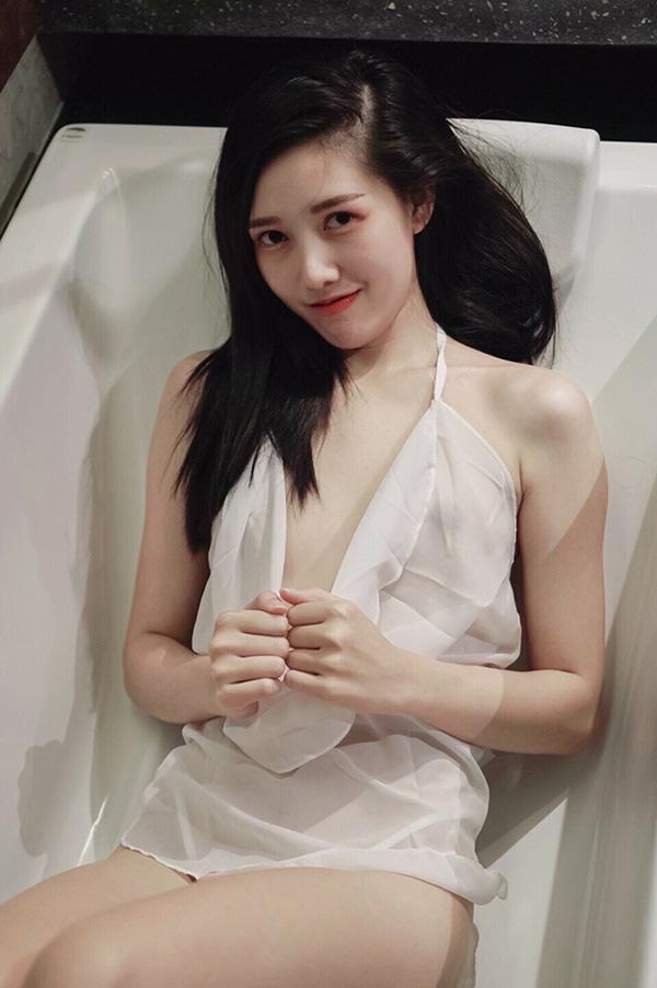 钢牙姐姐小梦ndream私拍人体福利合集