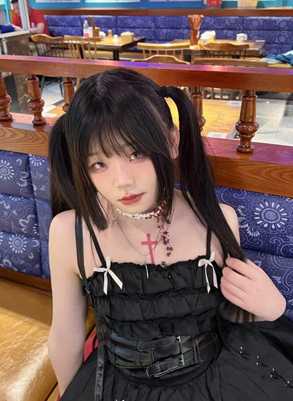 网红萝莉野餐兔@chenyiOvO尺度私拍视图