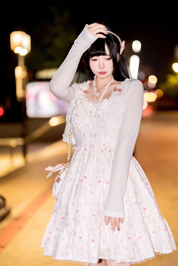 福利姬落落raku白色洛丽塔之似水流年