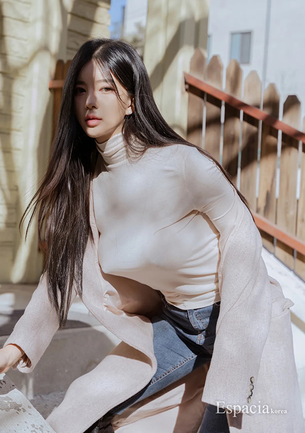 针织薄衫美女Purm居家写真曲线玲珑有致