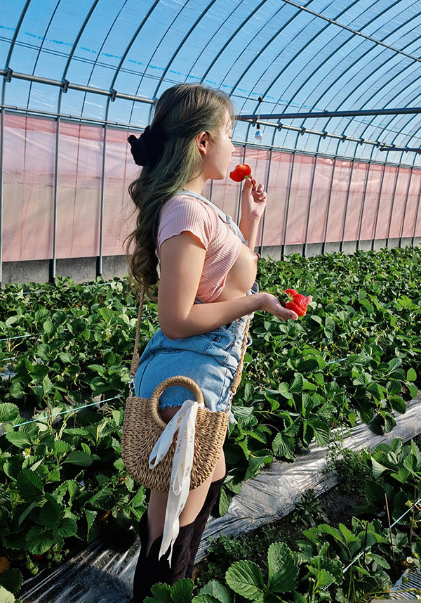 元气网红@Naomiii之清新风大自然露出