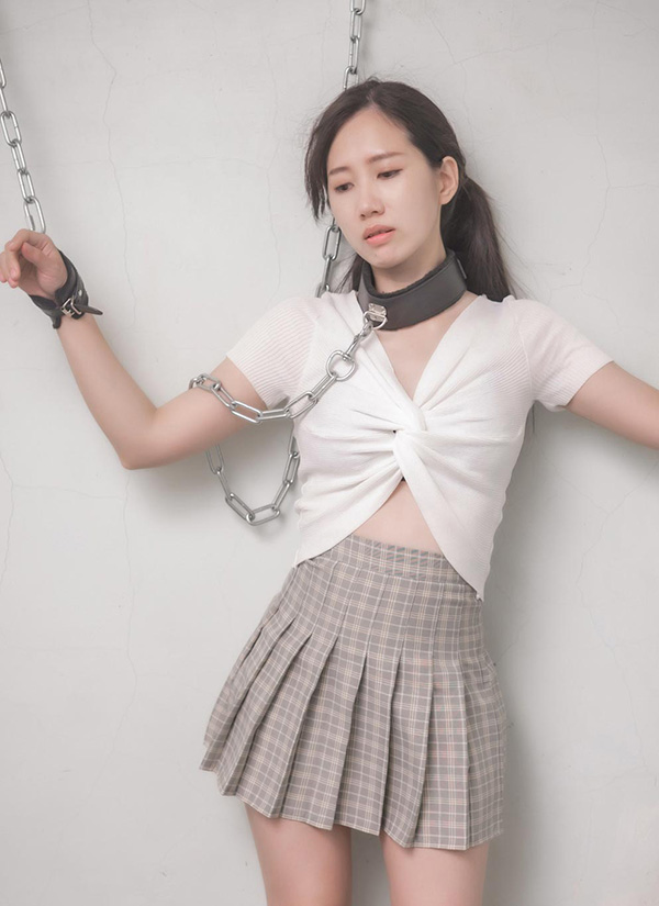 被SM束缚的美女求放过我只是想打工而已