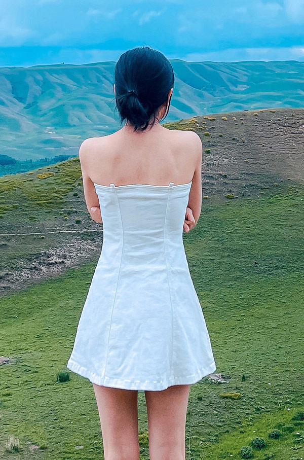 露出系福利姬@小可爱 高原旅拍视图合集