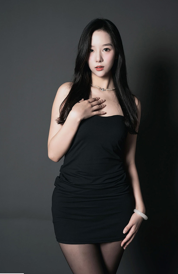 国航空姐夏禾黑色小礼裙无圣光图集