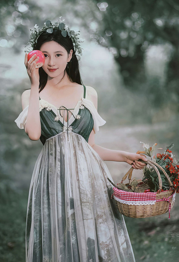 极品女神年年 爱丽丝仙境精灵梦幻上线