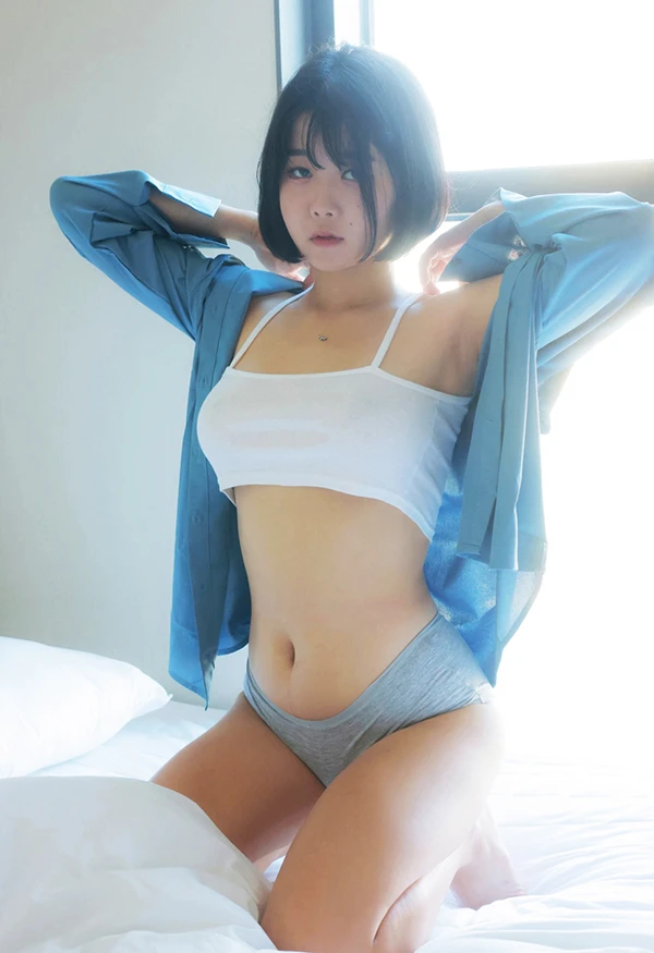 丰腴小美女Zia蓝色衬衫居衣无圣光图集