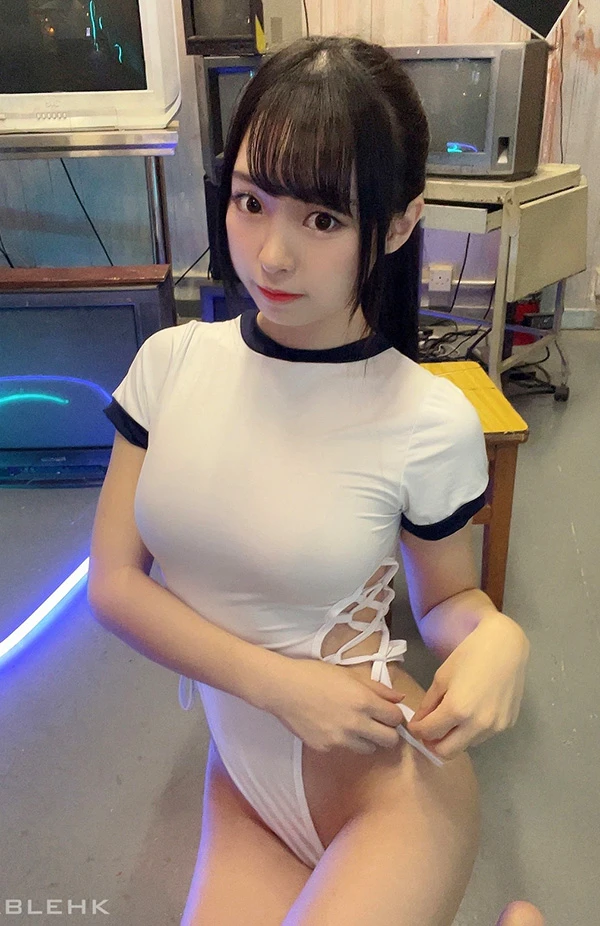 高颜值甜妹@晴儿littlesshine