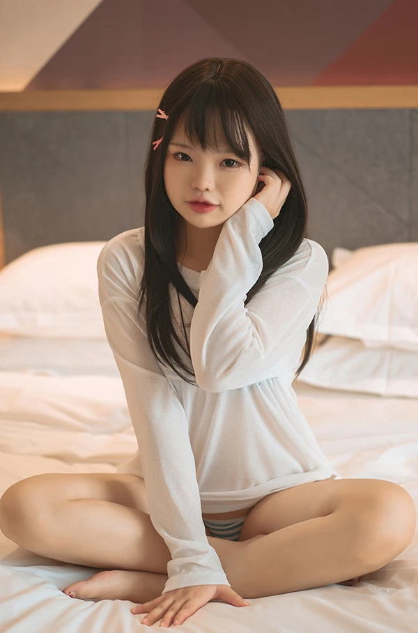 网红美女小瑶幺幺 蓝白条纹诱惑