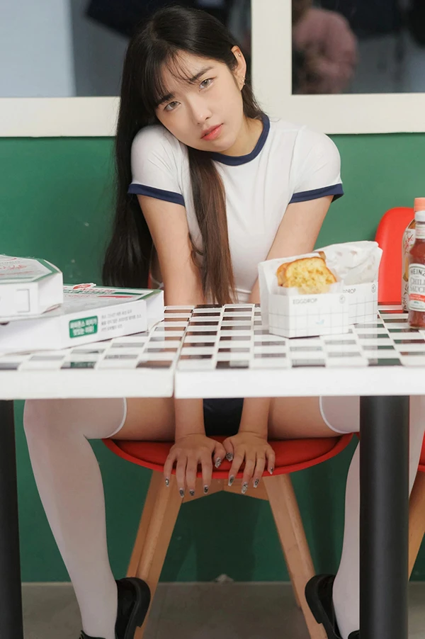 可爱美女SonSon连身体操服无圣光人体图集