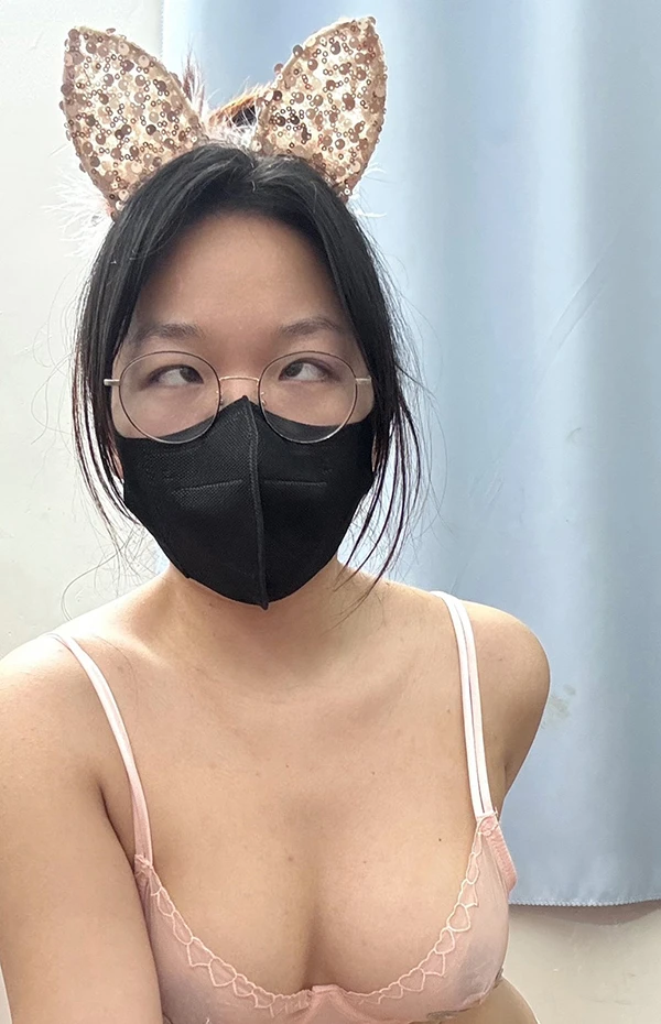 推特美女@快乐小狗私拍狂野风尺度图集