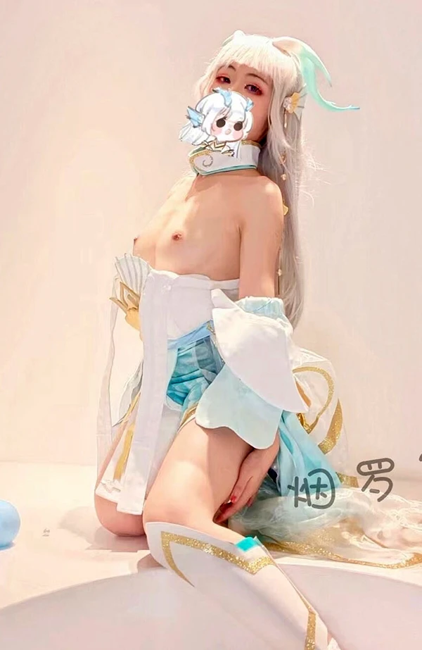 福利姬烟罗罗@yanluoluoya居家私拍尺度图